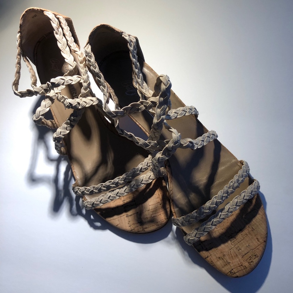 DONALD J PLINER RUNA SANDALS.